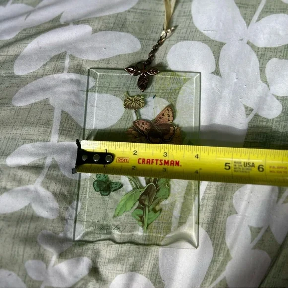 Vintage NEW Butterfly On Flower Glass Wall Hanging Home Decor Art - Picture 6 of 6